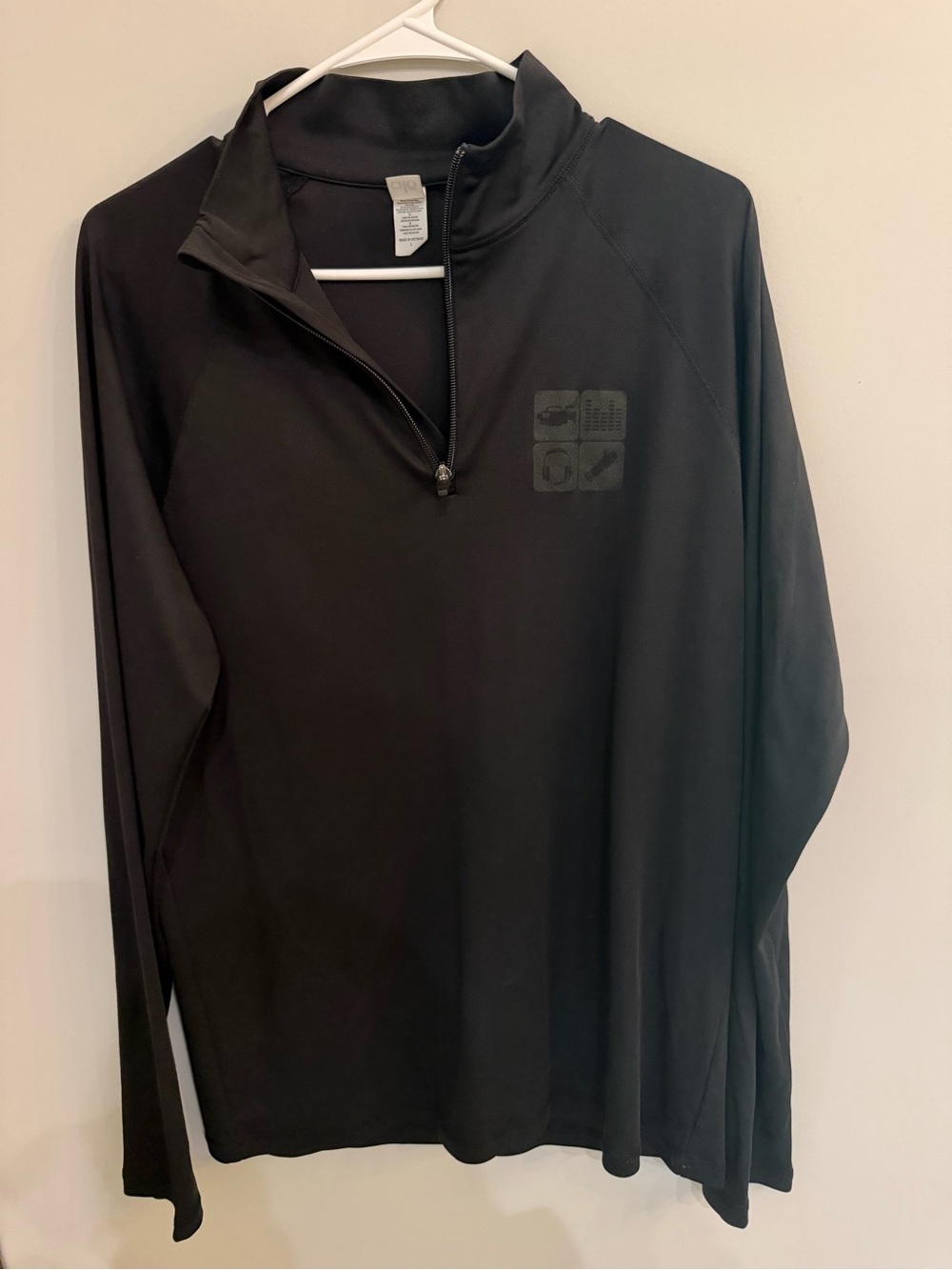 ALO Men's Black Half-Zip Performance Pullover
